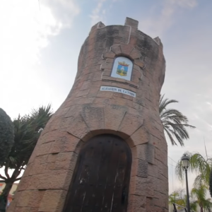 De karakteristieke Torre del Alhaurin